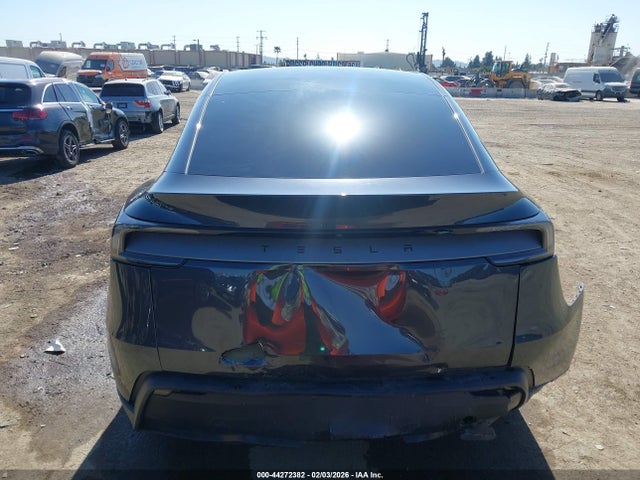 2026 Tesla Model Y Premium Rear-wheel Drive/standard Rear-wheel Drive მანქანა იყიდება აუქციონზე, vin: 7SAYGDED1TF456373, აუქციონის ნომერი: 44272382