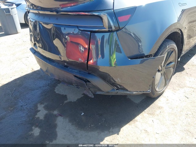 2026 Tesla Model Y Premium Rear-wheel Drive/standard Rear-wheel Drive მანქანა იყიდება აუქციონზე, vin: 7SAYGDED1TF456373, აუქციონის ნომერი: 44272382