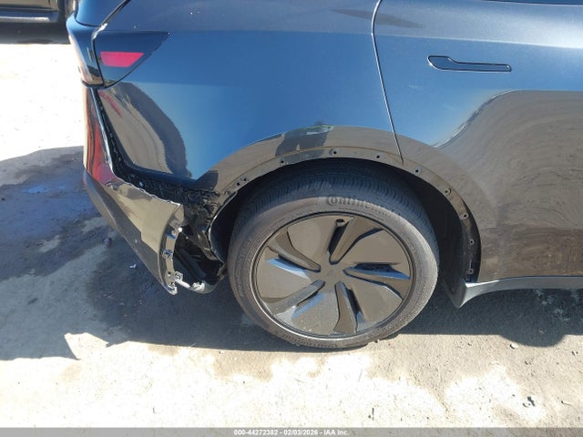2026 TESLA MODEL Y 7SAYGDED1TF456373 Photo 5
