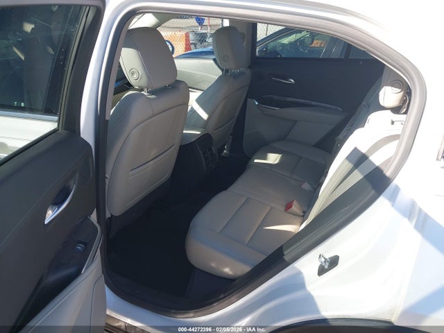 44272396 :رقم المزاد ، 1GYAZAR49LF053541 vin ، 2020 Cadillac Xt4 Fwd Luxury مزاد بيع