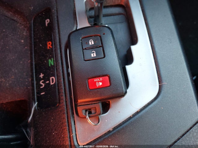 Toyota Rav4 Xle 2018 JTMRFREV7JD252286 Image 11