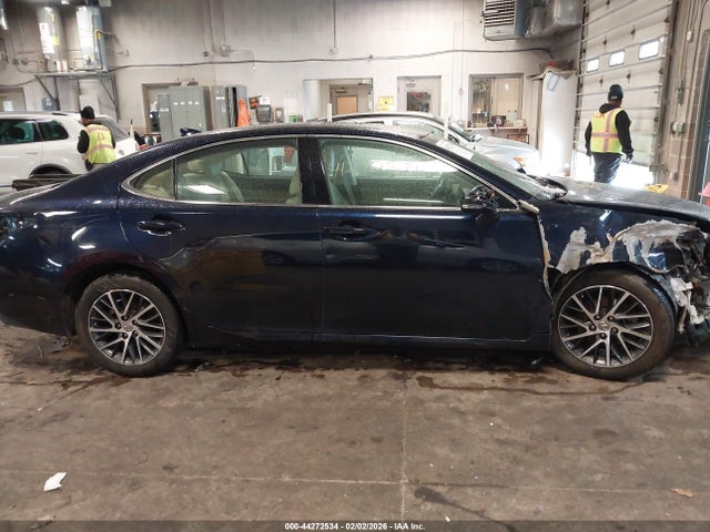 2017 Lexus Es 350 მანქანა იყიდება აუქციონზე, vin: 58ABK1GG8HU043022, აუქციონის ნომერი: 44272534