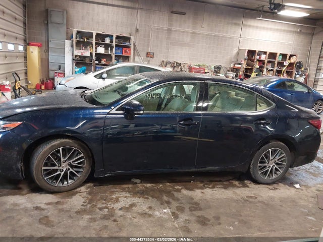 2017 Lexus Es 350 მანქანა იყიდება აუქციონზე, vin: 58ABK1GG8HU043022, აუქციონის ნომერი: 44272534