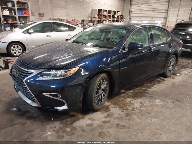 2017 Lexus Es 350 მანქანა იყიდება აუქციონზე, vin: 58ABK1GG8HU043022, აუქციონის ნომერი: 44272534