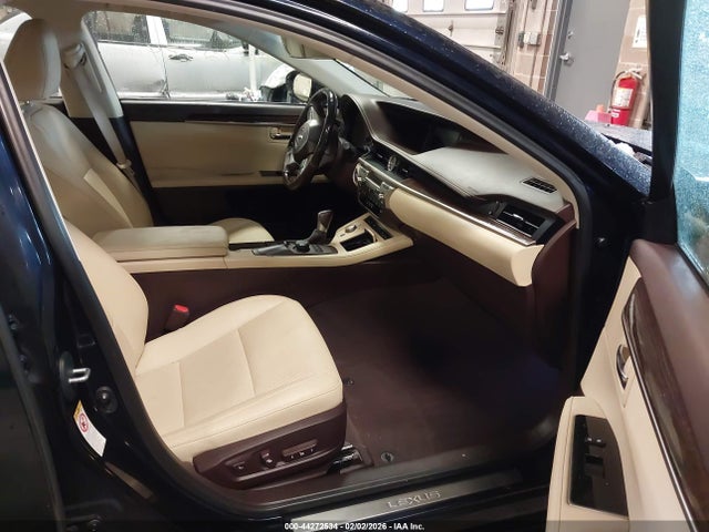 2017 Lexus Es 350 მანქანა იყიდება აუქციონზე, vin: 58ABK1GG8HU043022, აუქციონის ნომერი: 44272534