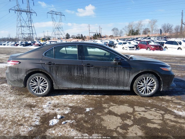 4T1B11HK3JU015308 Toyota CAMRY XLE