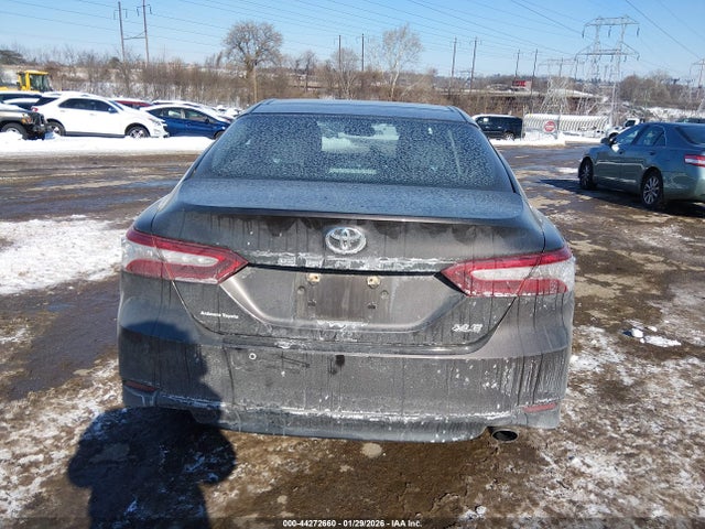 4T1B11HK3JU015308 Toyota CAMRY XLE