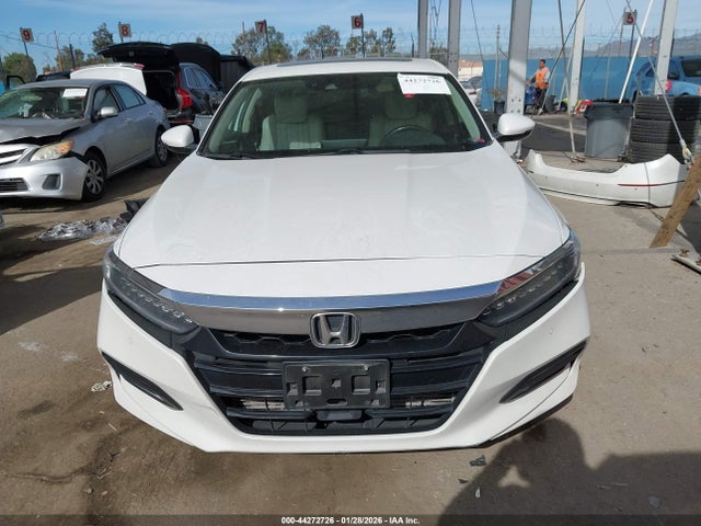 1HGCV2F93JA016027 Honda Accord Touring 2.0t