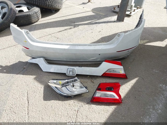 1HGCV2F93JA016027 Honda Accord Touring 2.0t