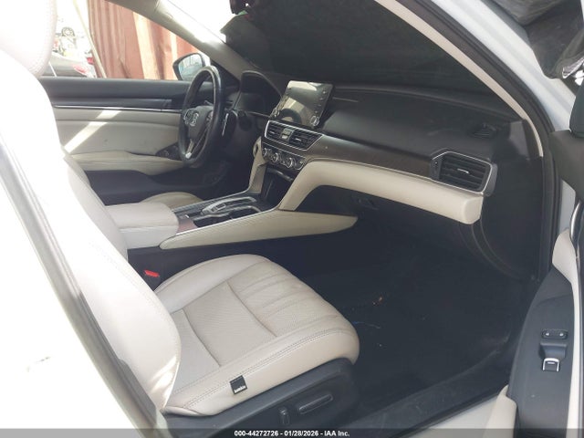 1HGCV2F93JA016027 Honda Accord Touring 2.0t