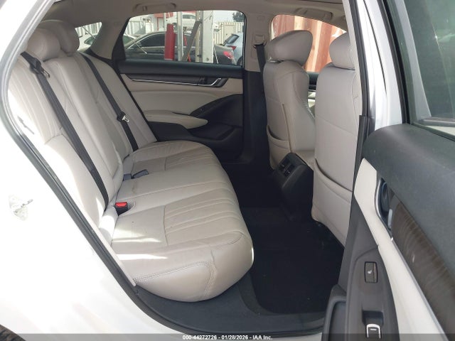1HGCV2F93JA016027 Honda Accord Touring 2.0t