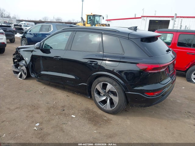 2025 AUDI Q6 E-TRON WA134BGF3SA067397 Photo 2