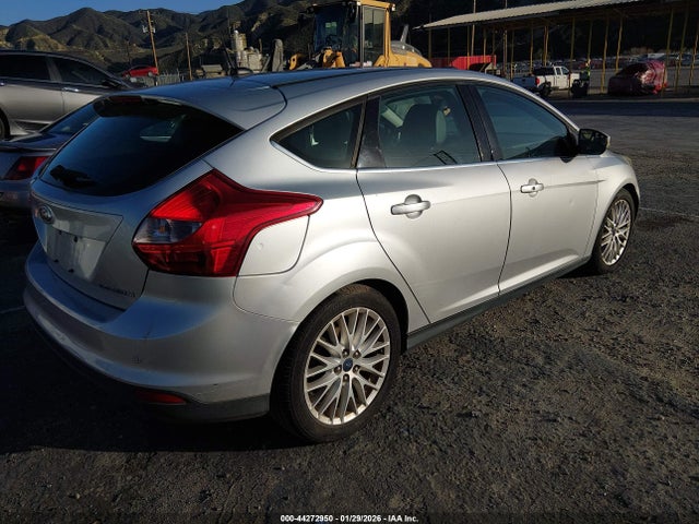 1FADP3N27EL139174 Ford Focus Titanium