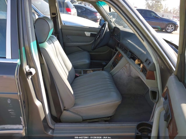 Продажа на аукционе авто 1984 Mercedes-benz 300 Sd, vin: WDBCB20A5EA066006, номер лота: 44272961