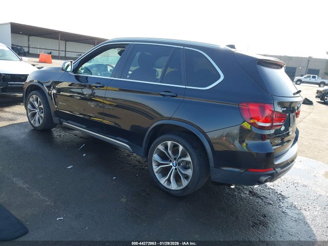 2017 BMW X5 5UXKR2C30H0X06136 Photo 2