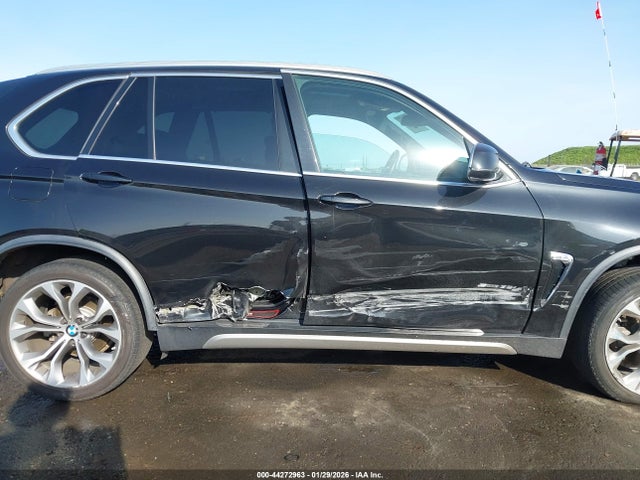 2017 BMW X5 5UXKR2C30H0X06136 Photo 5