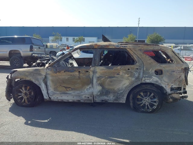 Продаж на аукціоні авто 2021 Ford Explorer Limited, vin: 1FMSK8FH8MGB72719, номер лоту: 44273065