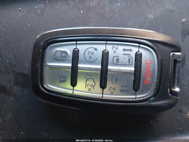 44273114 :رقم المزاد ، 2C4RC1BG0JR197838 vin ، 2018 Chrysler Pacifica Touring L مزاد بيع