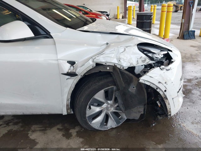 2021 TESLA MODEL Y 5YJYGDEE9MF067875 Photo 5