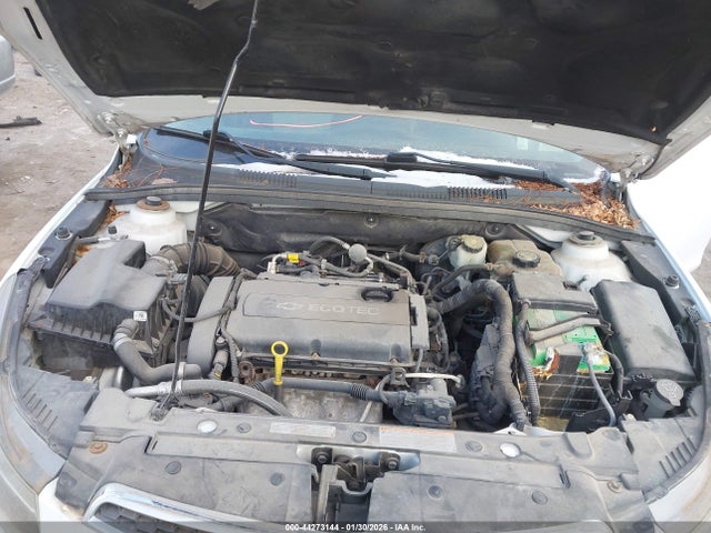1G1PA5SG5E7186984 Chevrolet Cruze Ls Auto