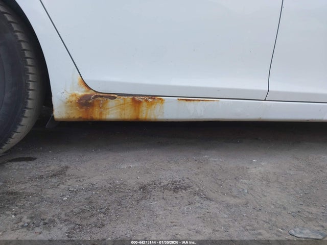 1G1PA5SG5E7186984 Chevrolet Cruze Ls Auto