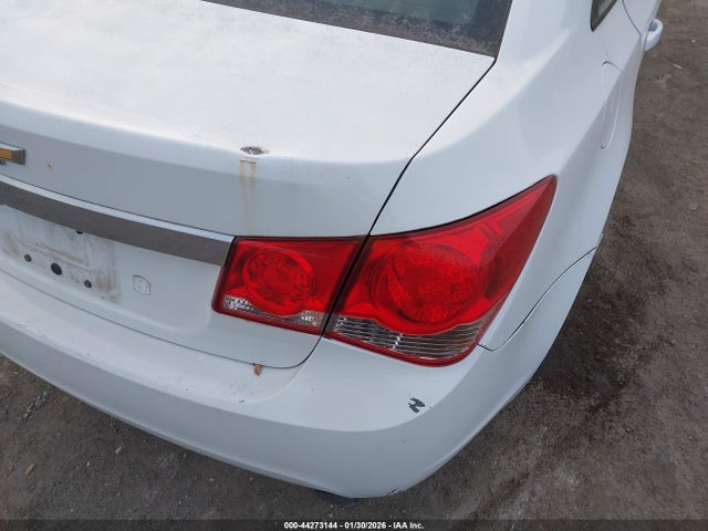 1G1PA5SG5E7186984 Chevrolet Cruze Ls Auto