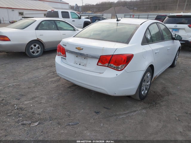 1G1PA5SG5E7186984 Chevrolet Cruze Ls Auto