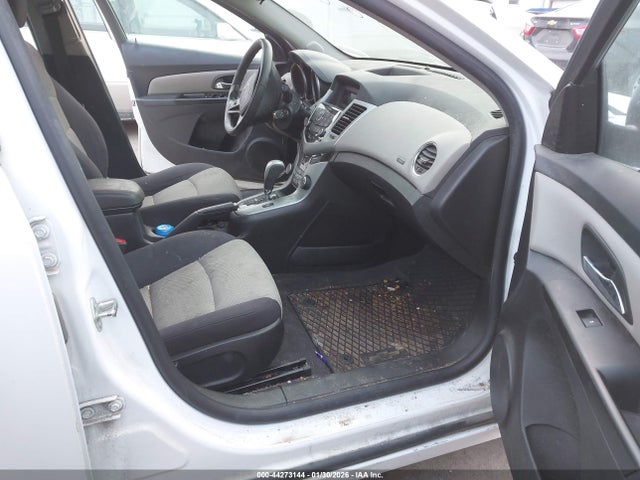 1G1PA5SG5E7186984 Chevrolet Cruze Ls Auto