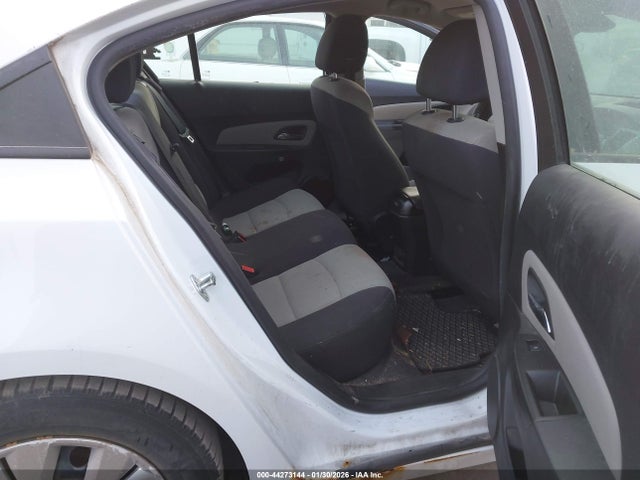 1G1PA5SG5E7186984 Chevrolet Cruze Ls Auto