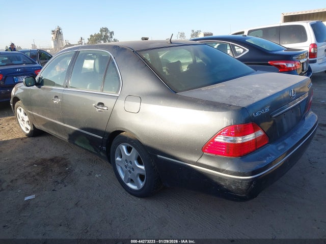 2005 LEXUS LS 430 JTHBN36FX50180889 Photo 2