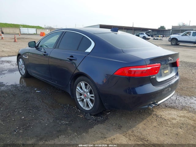 2017 JAGUAR XE SAJAD4BN9HA968095 Photo 2