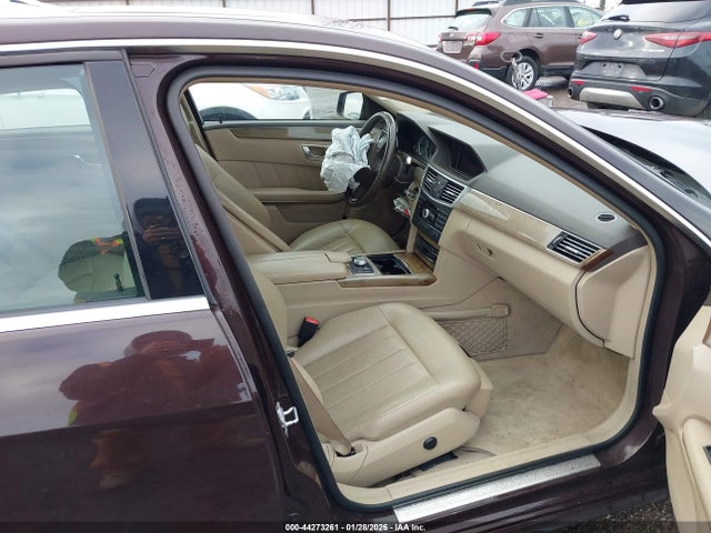 2011 MERCEDES-BENZ E 550 WDDHF7CB2BA323637 Photo 4