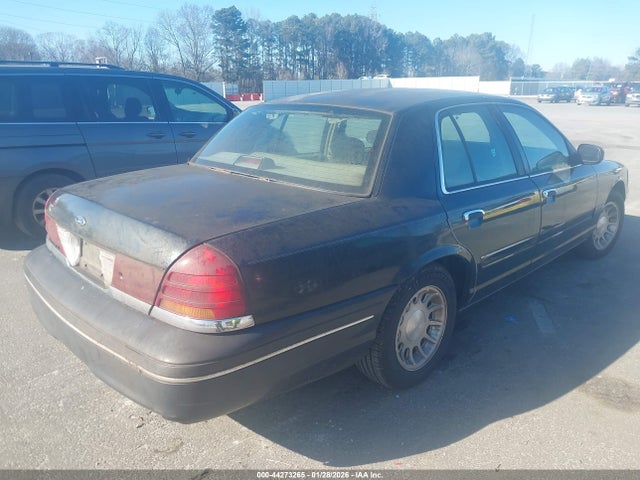 1999 FORD CROWN VICTORIA 2FAFP74W3XX192755 Photo 3