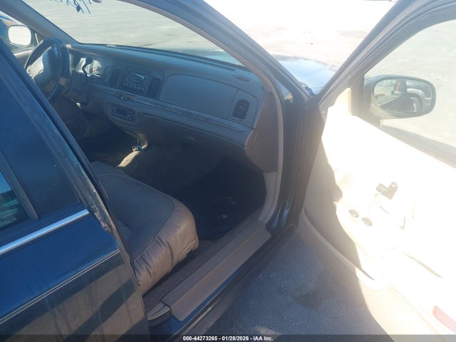 1999 FORD CROWN VICTORIA 2FAFP74W3XX192755 Photo 4