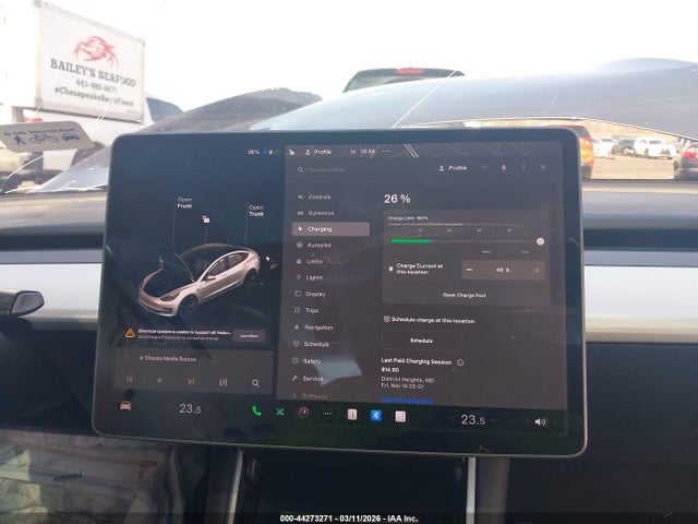 44273271 :رقم المزاد ، 5YJ3E1EB5JF097102 vin ، 2018 Tesla Model 3 Long Range/performance مزاد بيع