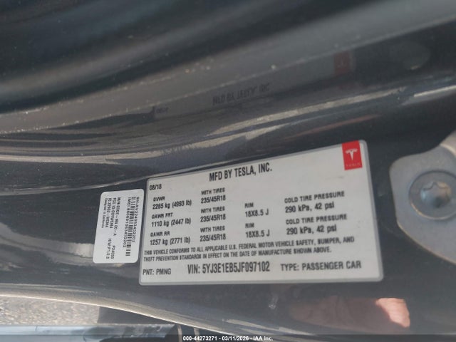 44273271 :رقم المزاد ، 5YJ3E1EB5JF097102 vin ، 2018 Tesla Model 3 Long Range/performance مزاد بيع