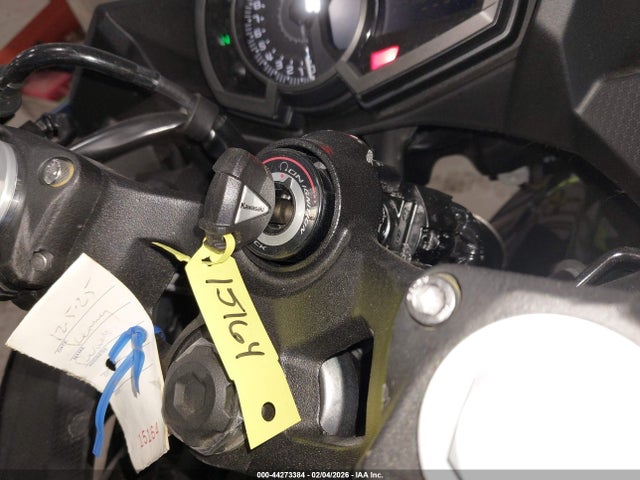 Kawasaki EX400 2023 JKAEXKH13PDAP7018 Image 11