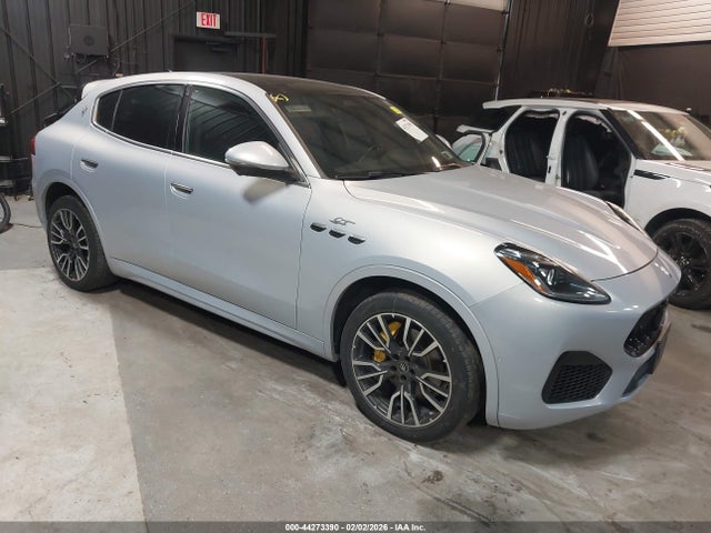 2023 MASERATI GRECALE ZN682AVA8P7434168