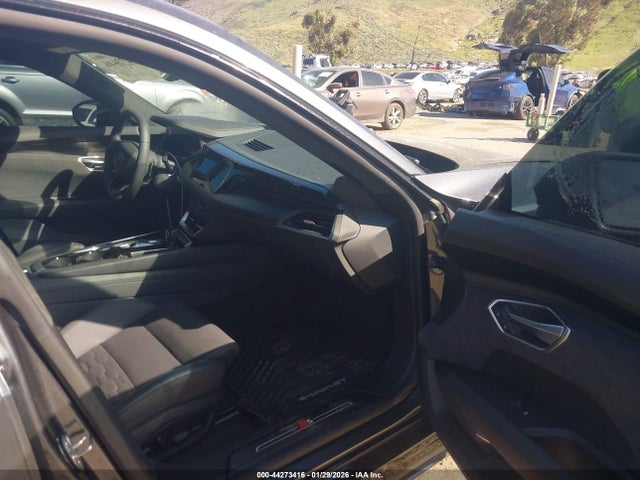 2025 AUDI S E-TRON GT WAUH9BFW2S7001478 Photo 4