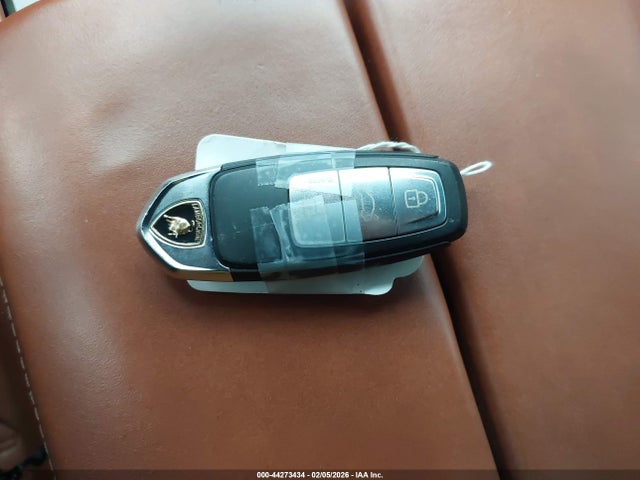 2019 LAMBORGHINI URUS ZPBUA1ZL3KLA00926 Photo 10