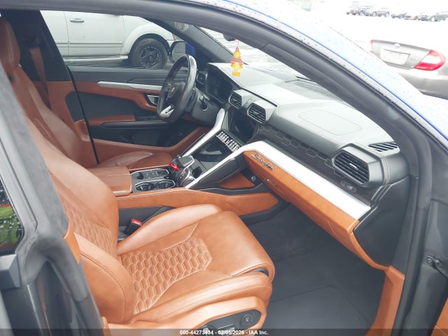 2019 LAMBORGHINI URUS ZPBUA1ZL3KLA00926 Photo 4