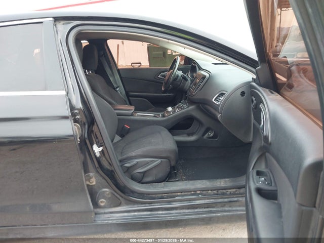 Chrysler 200 Limited 2015 1C3CCCAB7FN666892 Image 5