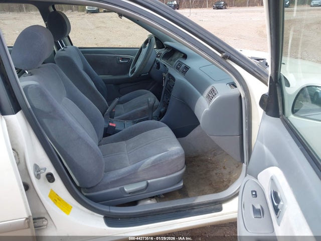 2001 TOYOTA CAMRY JT2BG28K210540594 Photo 4