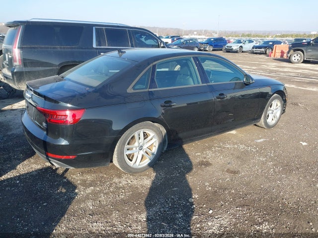 2017 AUDI A4 WAUANAF46HN056588 Photo 3