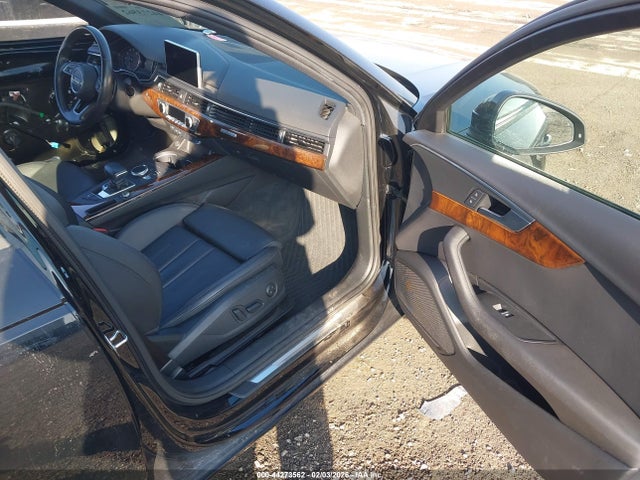 2017 AUDI A4 WAUANAF46HN056588 Photo 4