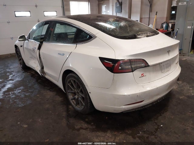 2018 Tesla Model 3 Long Range/performance მანქანა იყიდება აუქციონზე, vin: 5YJ3E1EB1JF054621, აუქციონის ნომერი: 44273587