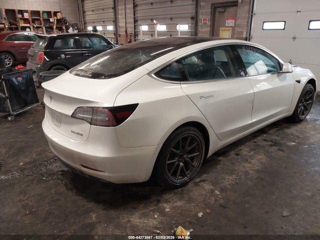 2018 Tesla Model 3 Long Range/performance მანქანა იყიდება აუქციონზე, vin: 5YJ3E1EB1JF054621, აუქციონის ნომერი: 44273587