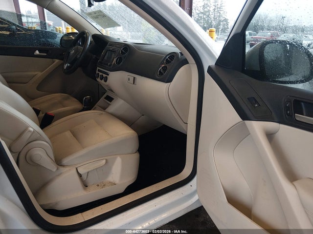 WVGAV7AX9HK035562 Volkswagen Tiguan 2.0t/2.0t S