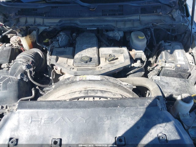 44273618 :رقم المزاد ، 3C63R3HL8GG257777 vin ، 2016 Ram 3500 Slt مزاد بيع