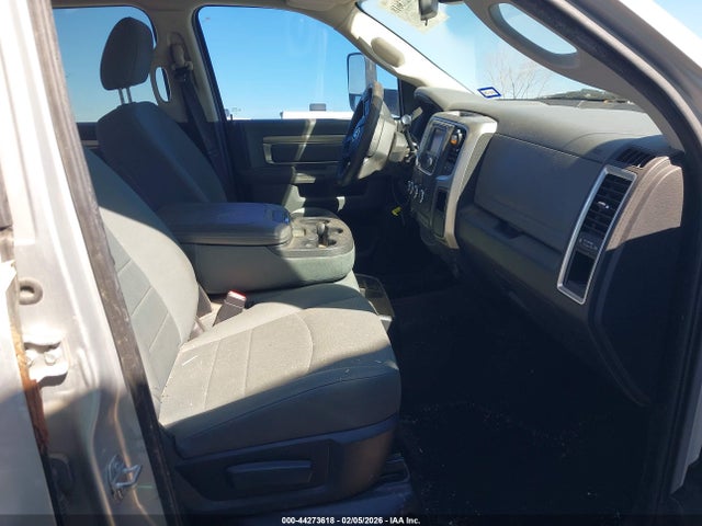 44273618 :رقم المزاد ، 3C63R3HL8GG257777 vin ، 2016 Ram 3500 Slt مزاد بيع